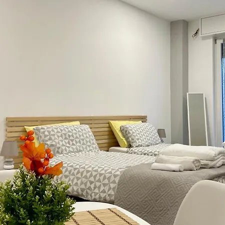 Onlyroomsrhofiera Rho